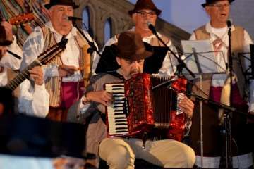 Centro y Anzar, de Telde, en el III Festival Folclórico Herencias (Foto Francisco Javier Santana)